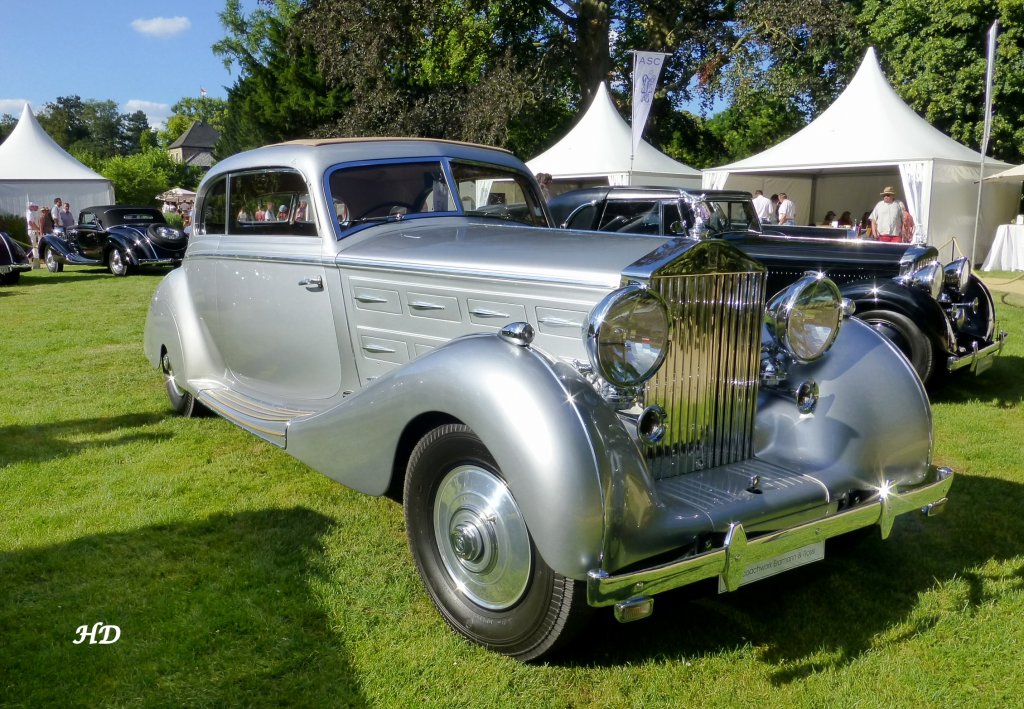 Ein Rolls Royce Wraith von 1939.
Gesehen bei den Classic Days Schloss Dyck 2013.