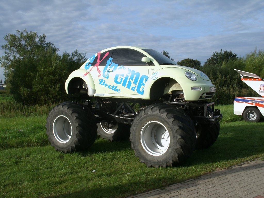 Ein VW Beetle als Monstertruck.Gesehen am 28.August 2012 in Bergen/Rgen.
