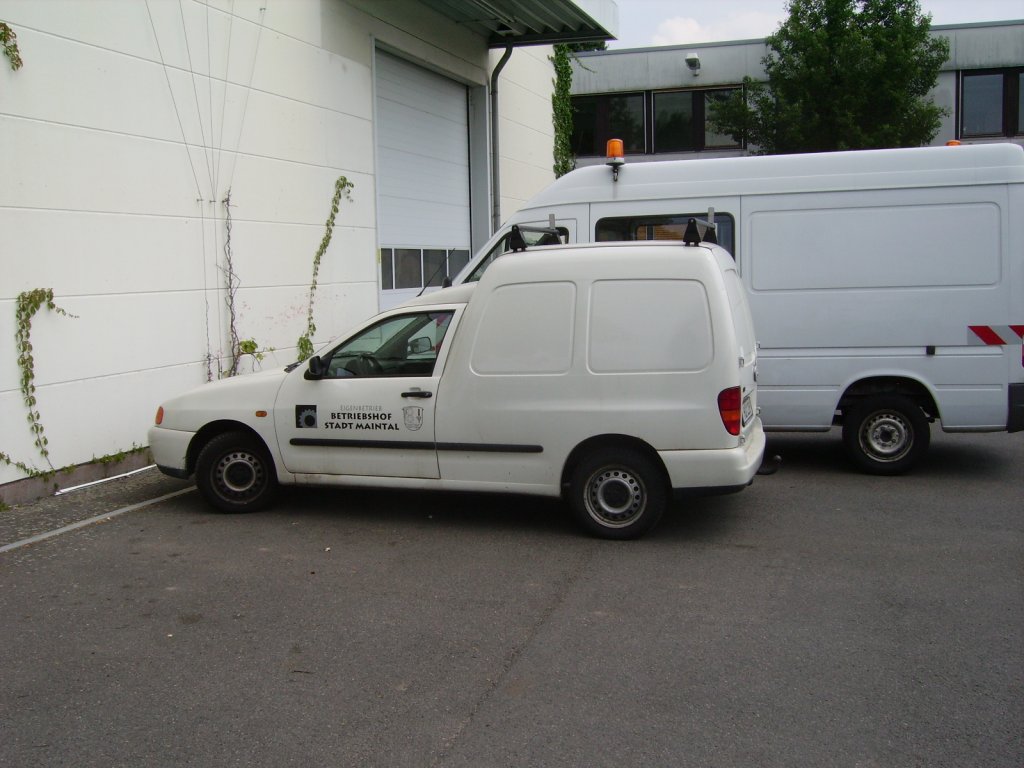 Ein VW Caddy des Betriebshofes Maintal am 05.06.11