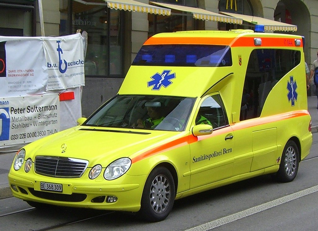 Einsatzfahrzeug der Sanittspolizei Bern. (Aufnahme 03.08.2007)