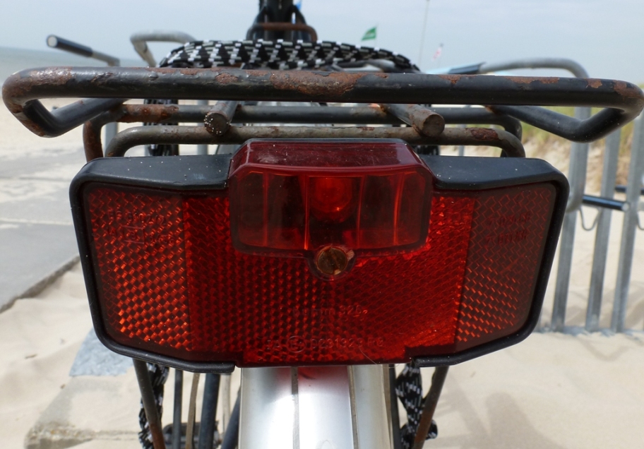 Fahrrad Rücklicht rechteckiger Typ mit LED Standlicht in