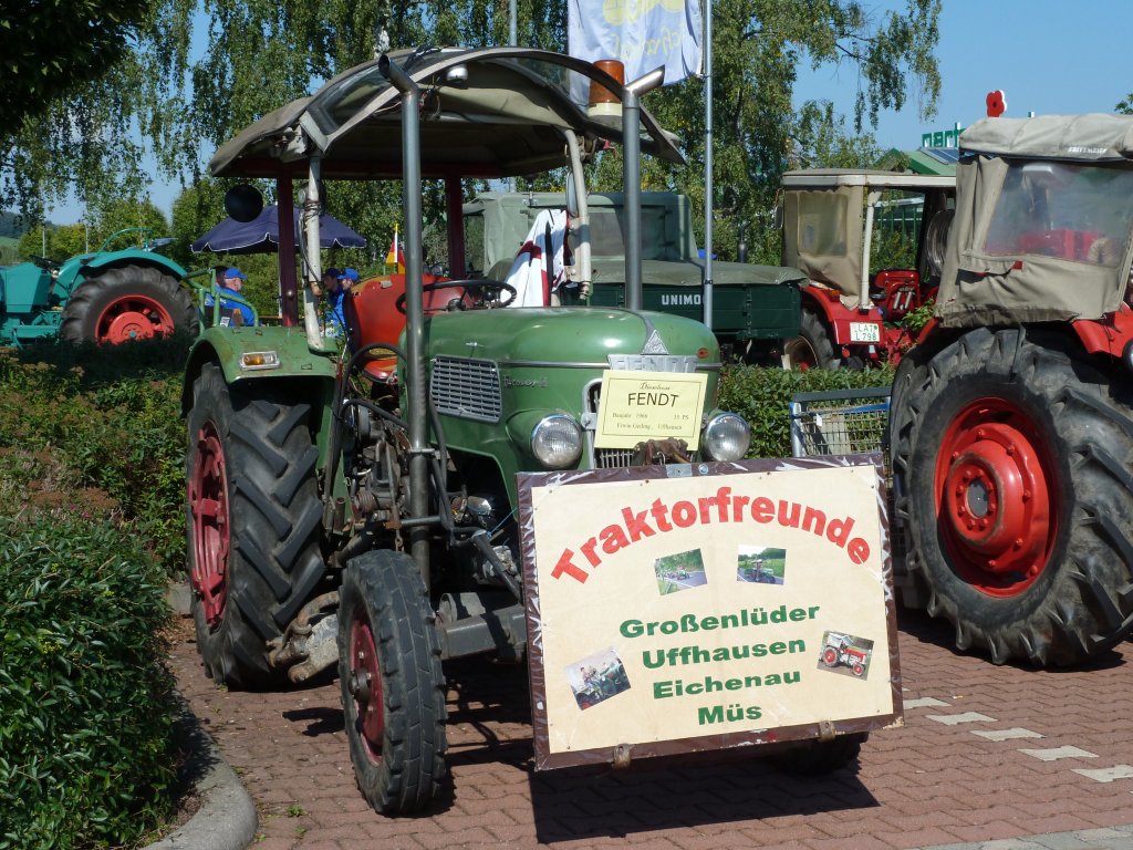 Fendt Farmer 2, Bj. 1966, 35 PS, prsentiert bei der 2. Traktorenausstellung  Ahle Bulldogge us Angeschbach oh Lannehuse  am 05.09.2010 in Angersbach 