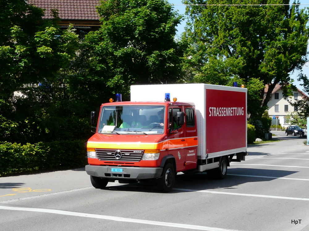 Feuerwehr Mnschenbuchsee  - Mercedes 814 D unterwegs in Schnbhl am 22.05.2010