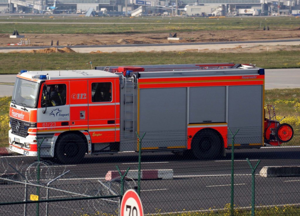Feuerwehrwagen  61/23 , Fraport, EDDF-FRA, Frankfurt am Main, 13.10.2010, Germany


