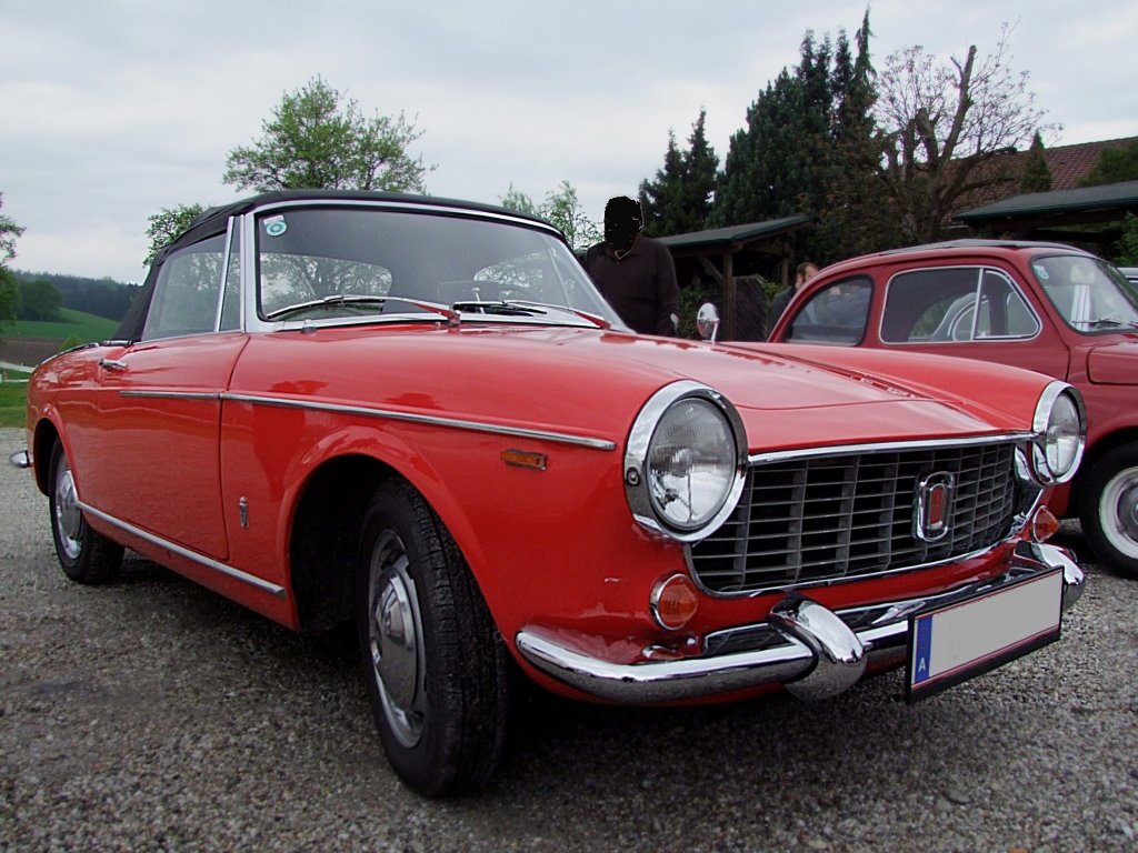 FIAT 1500-Cabrio, wurde im Zeitraum von 19631966 erzeugt, und erbrachte mit seinen 72PS eine Hchstgeschwindigkeit von 140km/h;100501