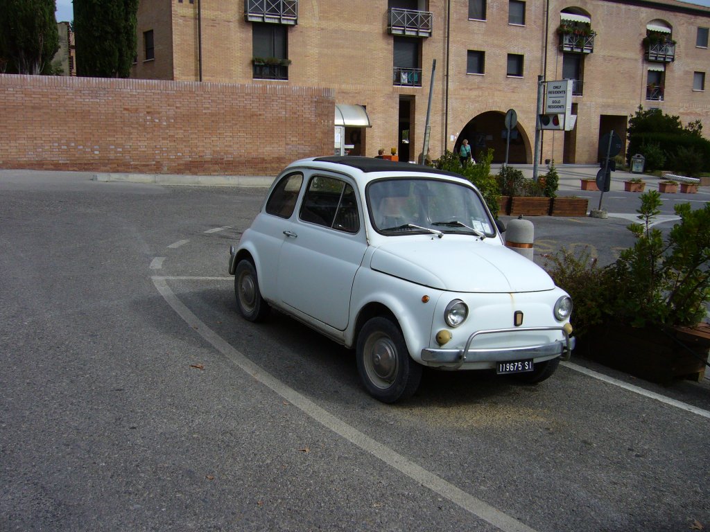 Fiat 500 F in San Gimignano Oktober 2007