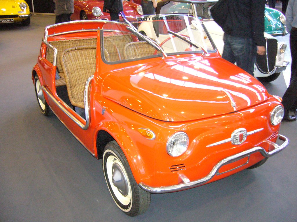 Fiat nuova 500 Jolly. 1957 beauftragte Giovanni Agnelli die Carozzeria Ghia ein kleines Strandauto fr seine Yacht zu konstruieren. Die Wahl fiel seitens Ghia auf den Nuova 500. Techno Classica am 25.03.2012.