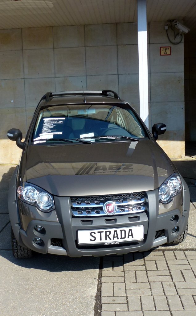Fiat Strada. Zu sehn beim 21. Geraer Autofrhling. Foto 16.03.2013