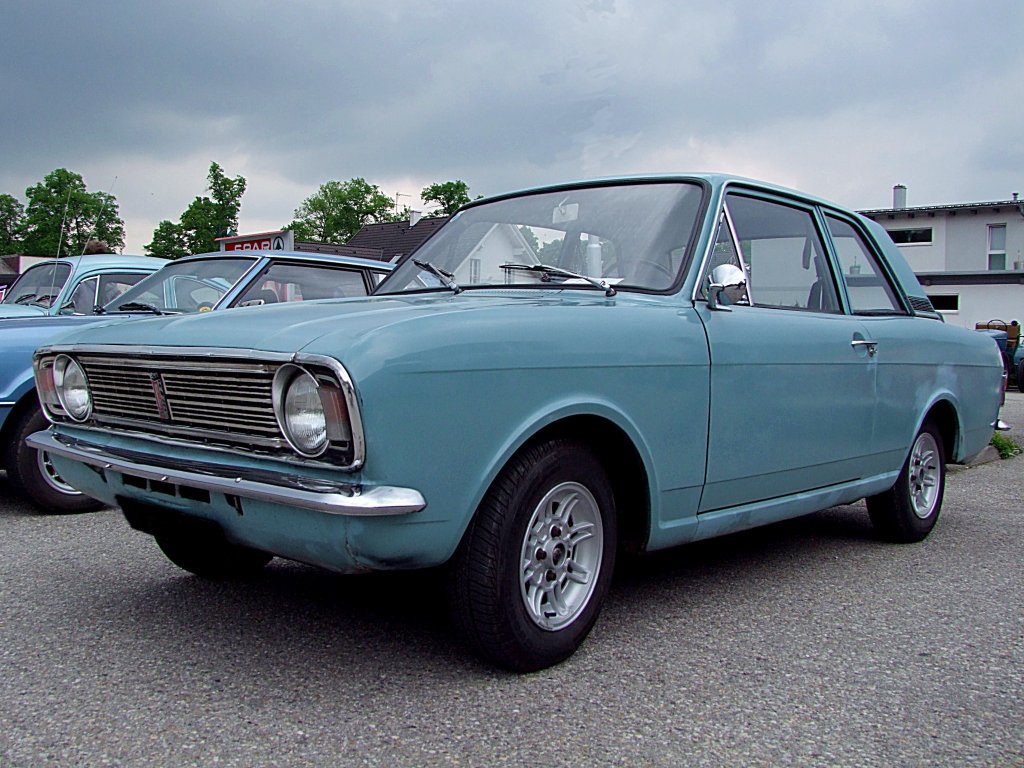 FORD Cortina MKII Deluxe; wurde im Zeitraum von 19661970 verkauft;110501