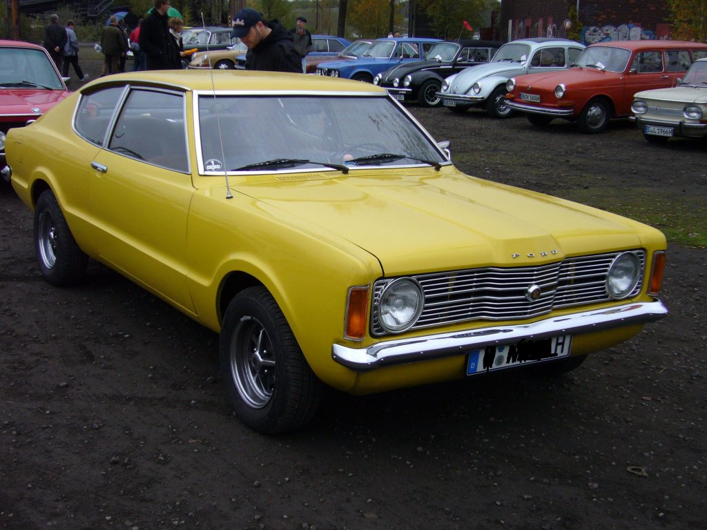 Ford Knudsen Taunus Coupe XL Baujahr 1972 auf dem Besucherparkplatz der Historicar.