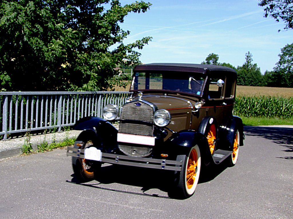 FORD Tudor-Sedan, Baujahr 1930 anlsslich der Wadholz-Classic2011;110717