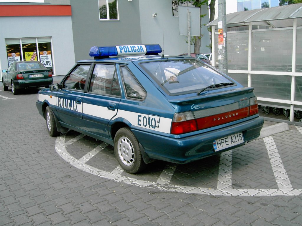 FSO Polonez CaroPlus 1.6 Gsi Policja Heckansicht, gesehen 2006 in Kystrin. 
