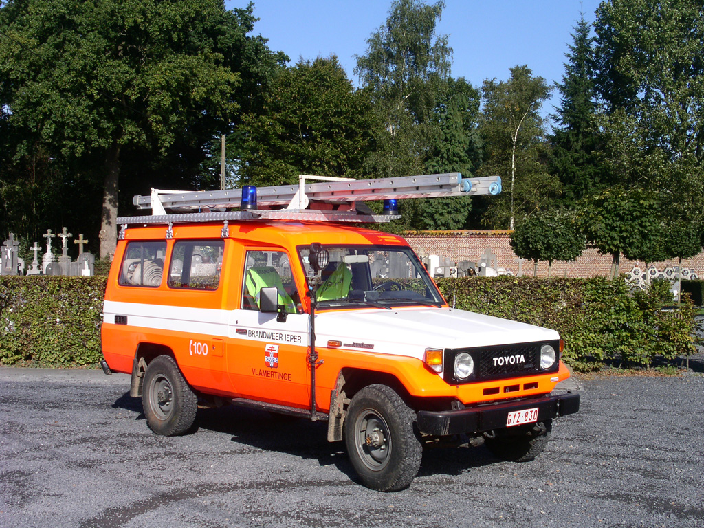 Gertewagen Toyota Land Cruiser Umbau Vanassche der Feuerwehr Ieper LZ Vlamertinge, Aufnahme am 30.09.2009