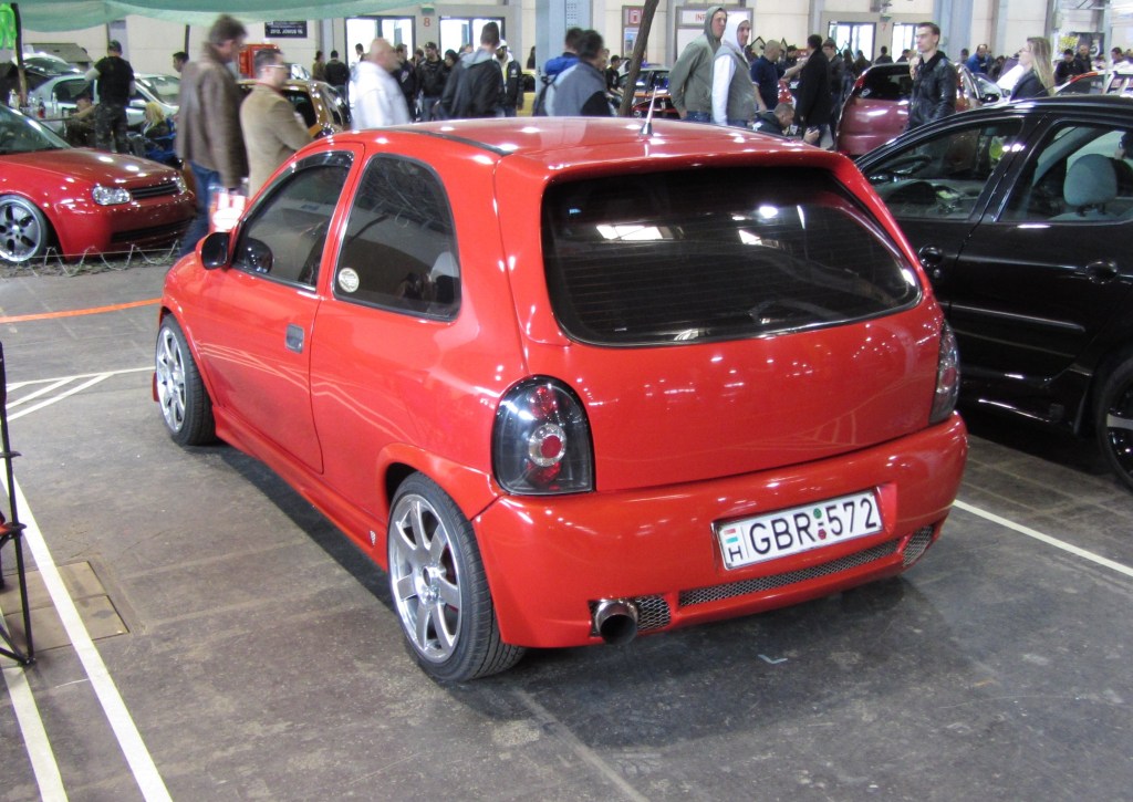 Getunter Opel Corsa. Aufnahme: Carstyling Tuning Show 2012 (31-ten März)