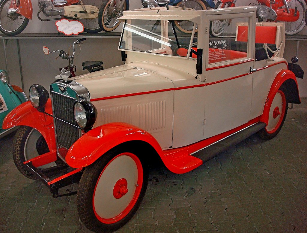 Hanomag 3/16, Baujahr 1929, 4-Zyl.-Motor mit 800ccm und 16PS, Vmax.75Km/h, Automuseum Fritz B.Busch, Aug.2012