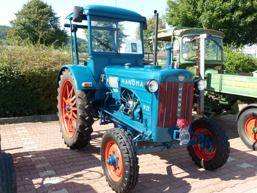 Hanomag R 27; Bj. 1956, ausgestellt bei der 2. Traktorenausstellung  Ahle Bulldogge us Angeschbach oh Lannehuse  am 05.09.2010 in Angersbach 