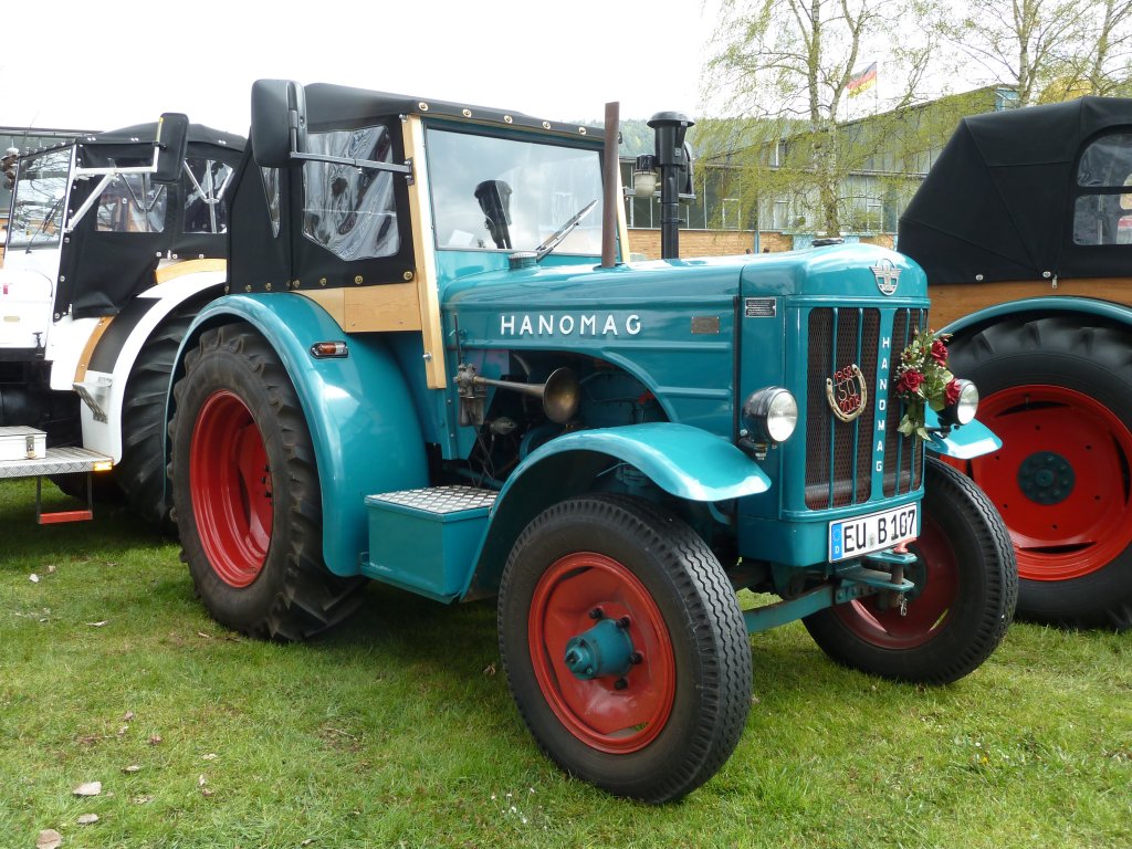 Hanomag steht bei der Oldtimerausstellung der Traktor-Oldtimer-Freunde Wiershausen, April 2012