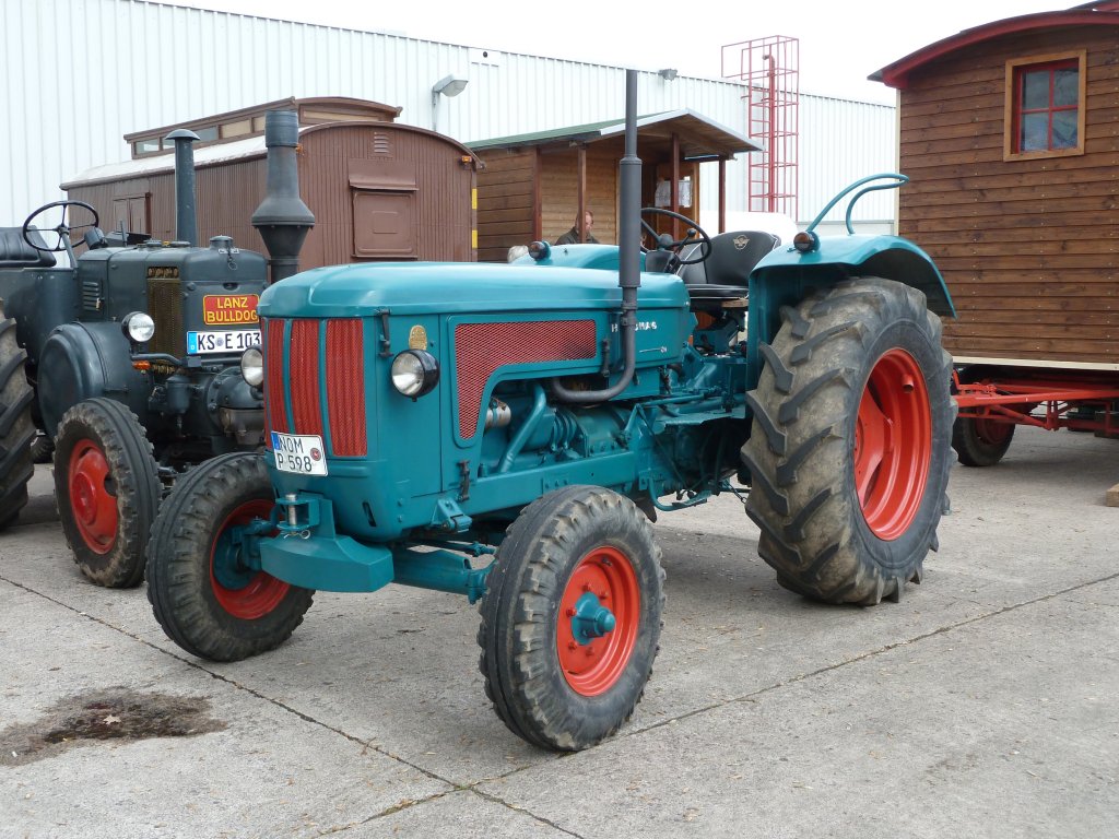 Hanomag steht bei der Oldtimerausstellung der Traktor-Oldtimer-Freunde Wiershausen, April 2012 