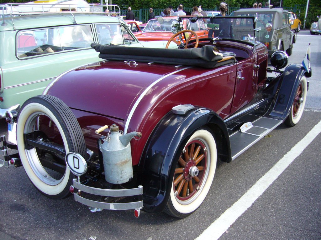 Heckansicht eines Chrysler Four Roadster. 1925 - 1926. Oldtimertreffen beim TV Wuppertalam 10.06.2012.