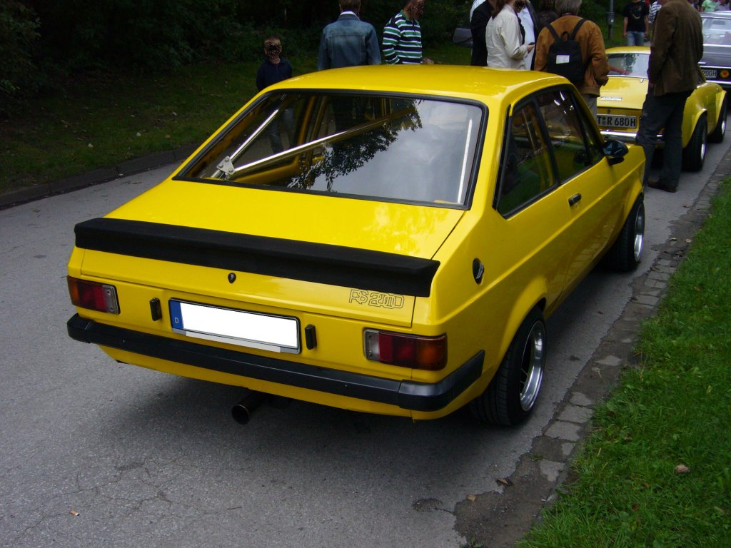 Heckansicht eines Ford Escort II RS 2000. 1975 - 1980. Oldtimertreffen Kokerei Zollverein am 07.08.2011.