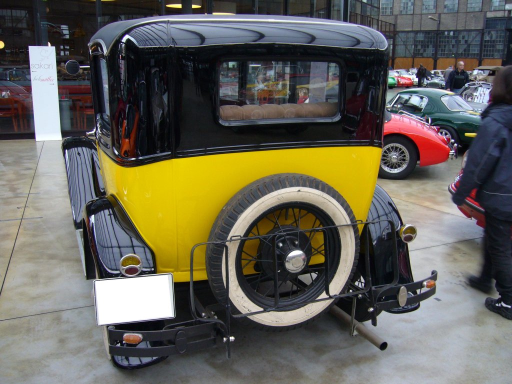 Heckansicht eines Ford Model A Tudor-Sedan. 1928 - 1931. Classic Remise Dsseldorf am 03.03.2013.