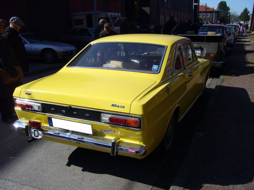 Heckansicht eines Ford Taunus P6 15M Coupe. 1966 - 1970. Oldtimertreffen Kokerei Zollverein am 07.04.2013.