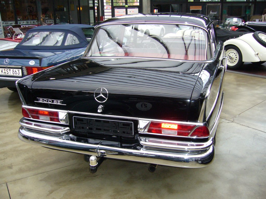 Heckansicht eines Mercedes Benz W112/3. 1961 - 1965. Classic Remise Dsseldorf am 18.09.2011.