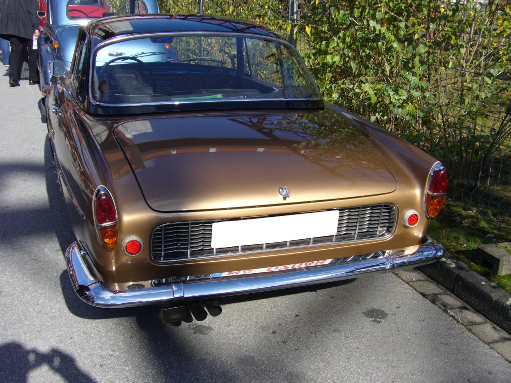 Heckansicht eines Renault Floride Coupe. 1958 - 1968. Oldtimertreffen Kokerei Zollverein am 07.10.2012.