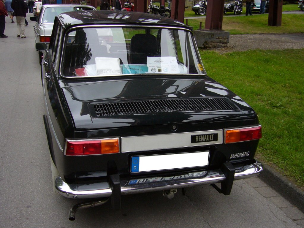 Heckansicht eines Renault R10 Automatic. 1967 - 1968. Oldtimertreffen Kokerei Zollverein 03.07.2011.