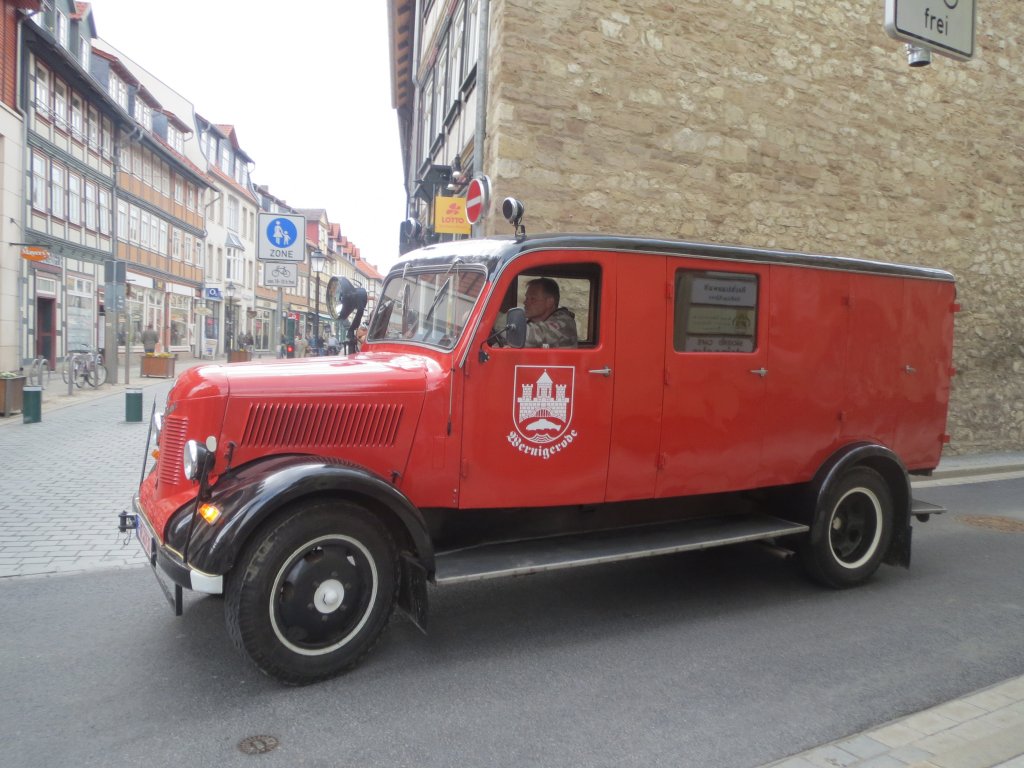 Historischer Gertewagen wohl der Feuerwehr Wernigerode. Gesichtet am 1. Mai 2013 in Wernigerode am Beginn der Fugngerzone.