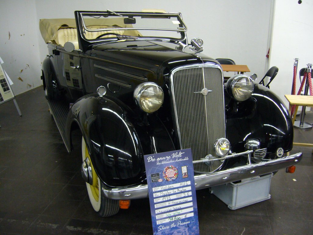 Holden Master Six Phaeton von 1935. Bei der Firma Holden handelt es sich um eine australische GM Tochter. Die Modelle entsprachen in der Regel den zeitgenssischen Chevrolet Modellen. Techno Classica Essen am 14.04.2013.
