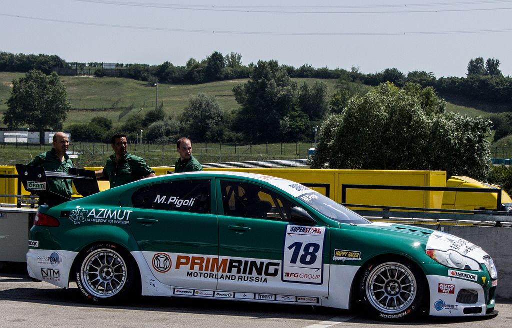Jaguar XF als teilnehmer der Superstars V8 Series. Hungaroring am 29.06.2012. 