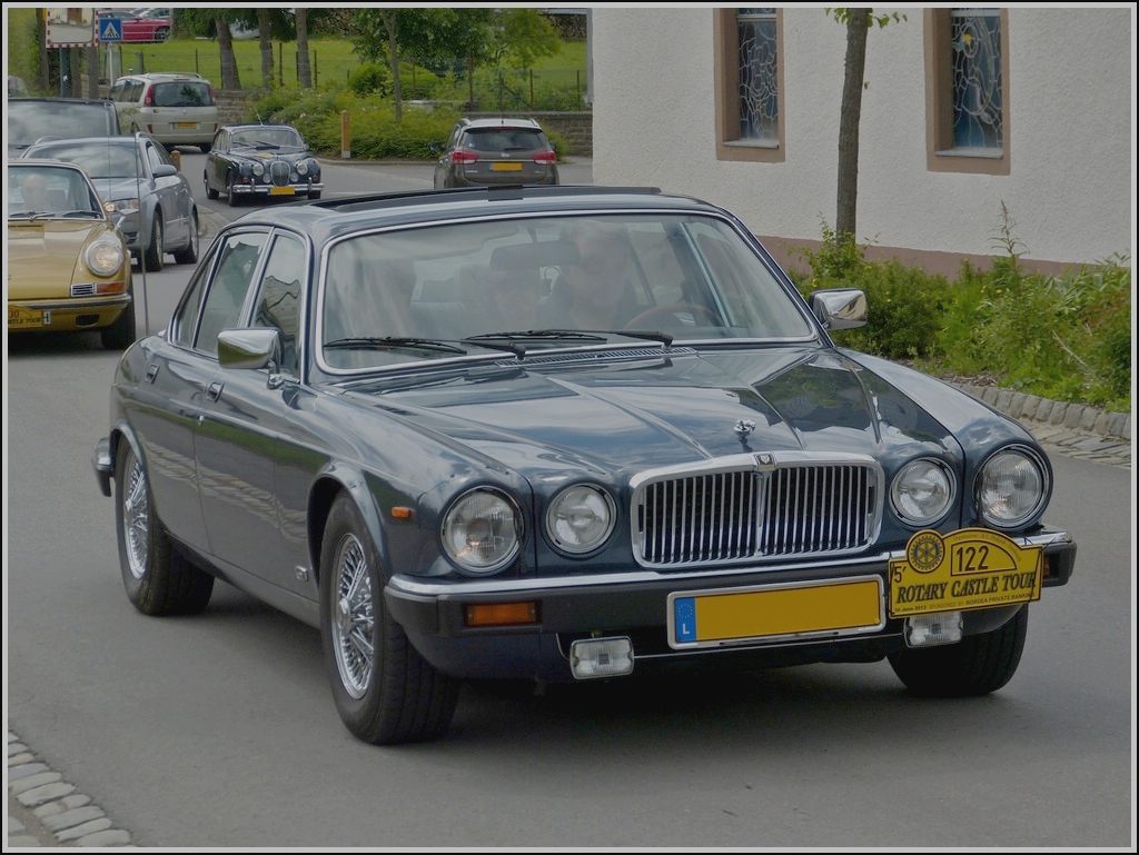 Jaguar XJ V 12, Bj 1989, nahm auch an der Rotary Castle Tour durch Luxemburg am 30.06.2013 teil.