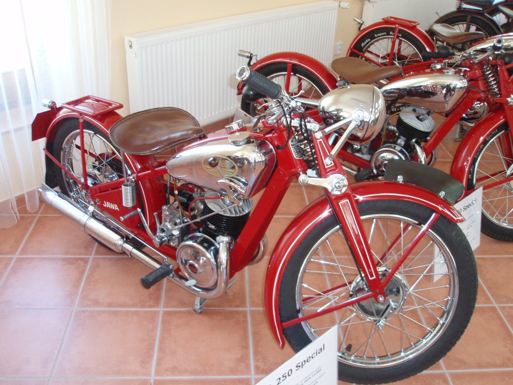 Jawa 250c Special, das tschechische Motorrad stammt von 1935. Museum Jawa Krivoklat. 2009:05:02