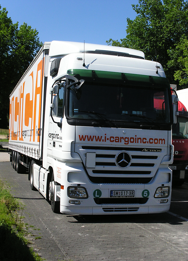 Juli 2012 / Mercedes Actros 1844 fhrt hier fr das  Unternehmen Cargoinc ...