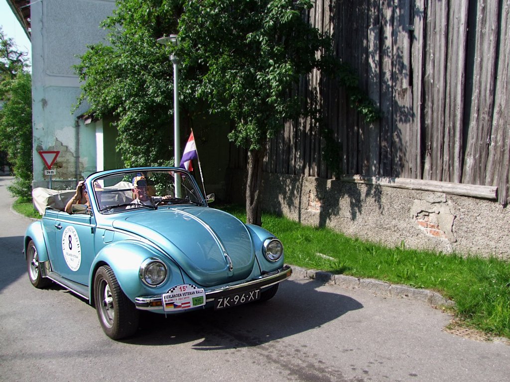 Kfer-1303,Bj.1978 erreicht mit der Startnummer8 anlsslich der 15te Vierlanden-Veteranen-Rally-2010 das Etappenziel Waldzell;100629
