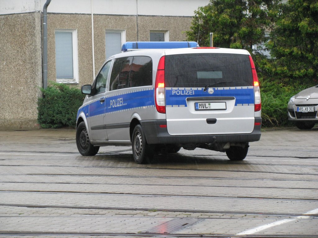 Kombi MB .... der Landespolizei Mecklenburg-Vorpom,mern´s anllich 130 Jahre Strba in Rostock [27.08.2011]