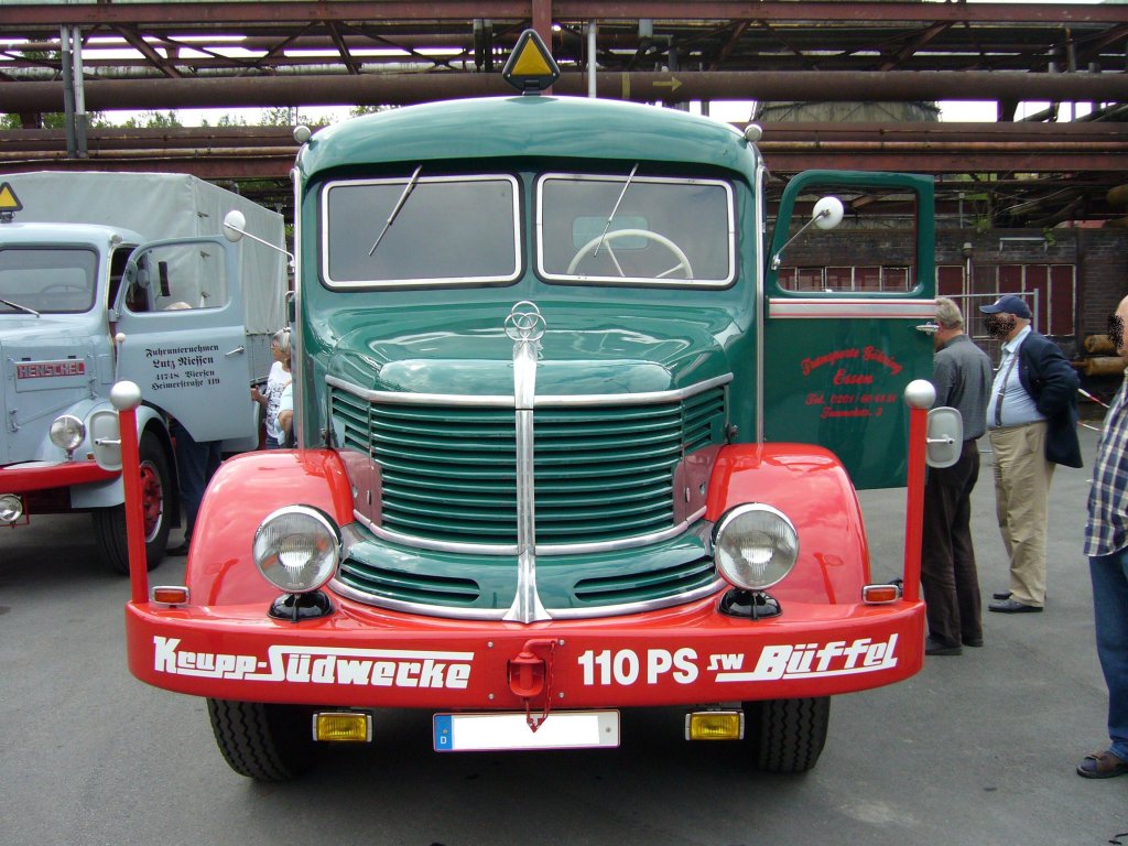 Krupp Bffel S 50 E Sdwerke. 1951 - 1955. Der 3-Zylinderzweitaktdieselreihenmotor leistet 110 PS aus 4.350 cm Hubraum. 
Oldtimertreffen Kokerei Zollverein 05.06.2011.