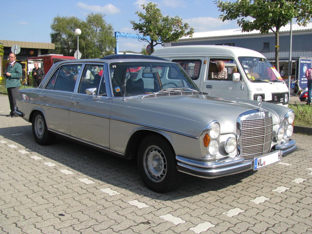Limousine MB 300 SE L (3.5) aus dem Landkreis Harburg (WL), gesehen beim Oldtimer-Event des TV Nord, Hamburg [16.09.2012]