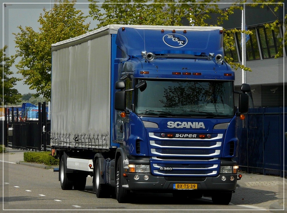 LKW Scania G360 im Gewerbegebiet von Eten-Leur unterwegs am 02.09.11. Gruss an den netten Fahrer.