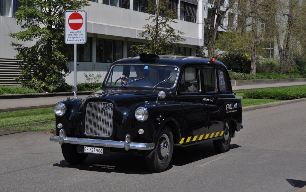 London Taxi an der Basel World. Die Aufnahme stammt vom 25.04.2013.