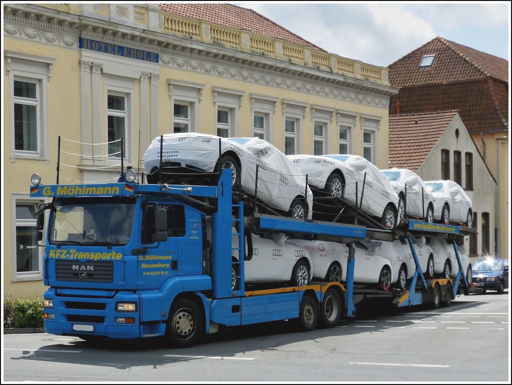 MAN Autotransporter mit verpackten Audi Fahrzeugen aufgenommen am 09.05.2012.