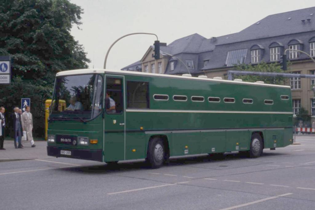 MAN Bus fr Gefangenentransport
Hamburg 9.6.1988