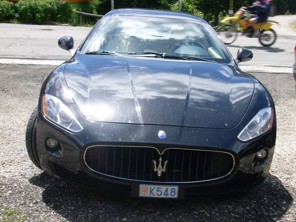 Maserati Grantourismo im Juli 2008 am Passo Pramollo/UD Italien