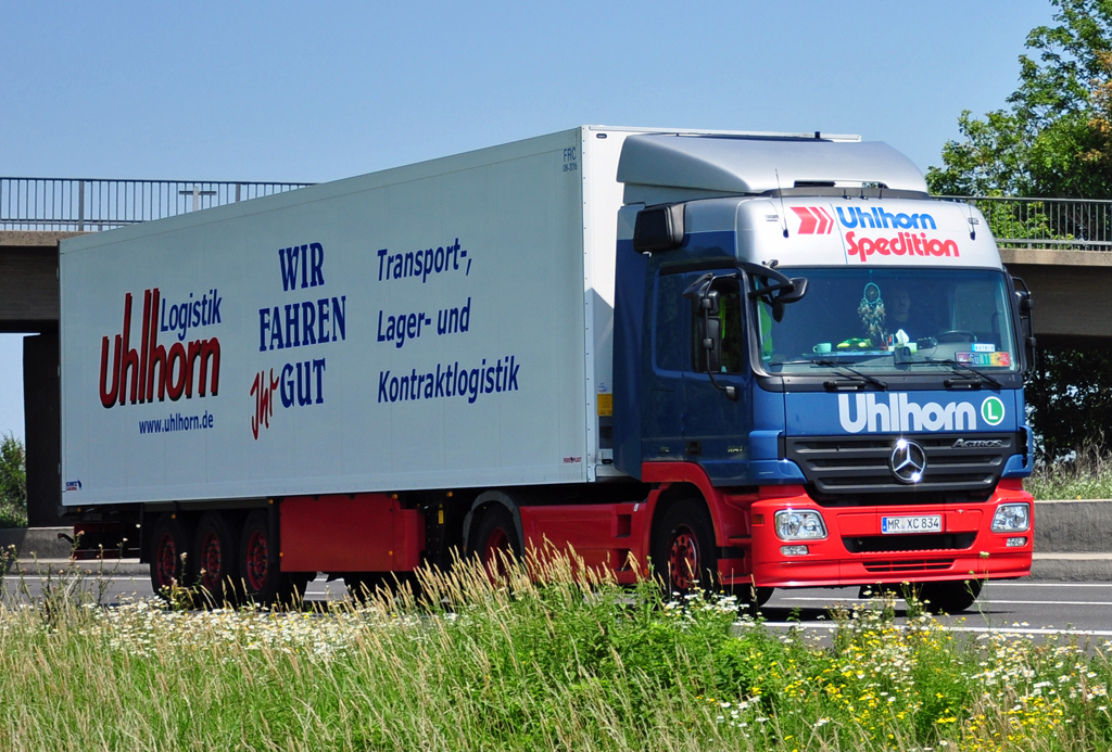 MB Actros 1841  Uhlhorn-Spedition  auf der A61 bei Miel - 28.06.2011