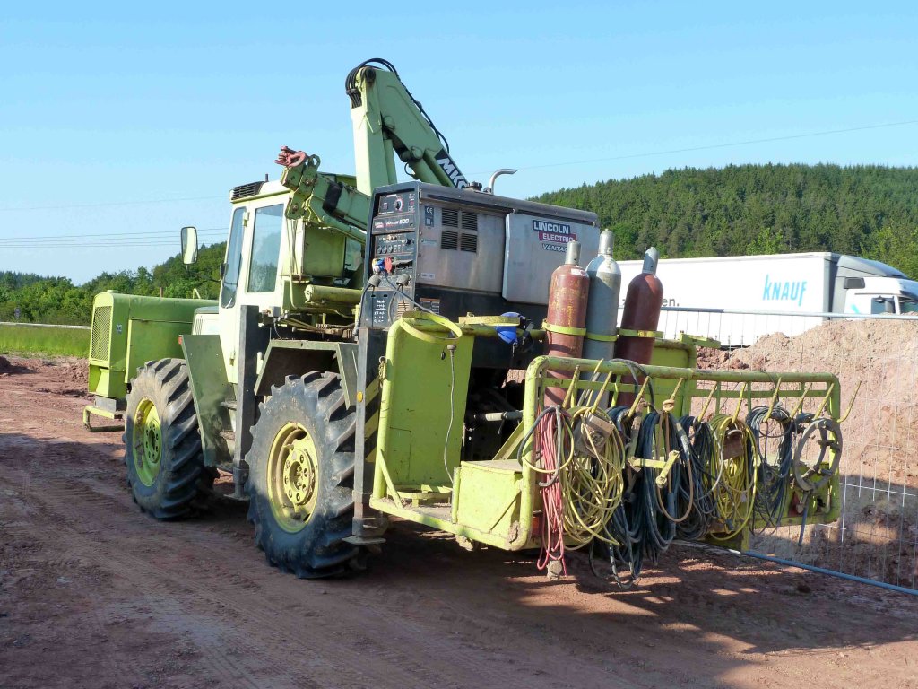 MB Trac 1000 als mobile Schweianlage der Firma  SCHRANDT  an der Laugenleitung von K&S in der Gemarkung von 36100 Petersberg-Marbach, Juni 2013