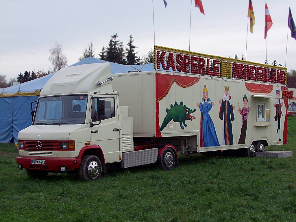 MB609D eines mobilen Kasperltheater aus Berlin bei einem Gastspiel auf der Klosterwiese in Ried i.I.;091115