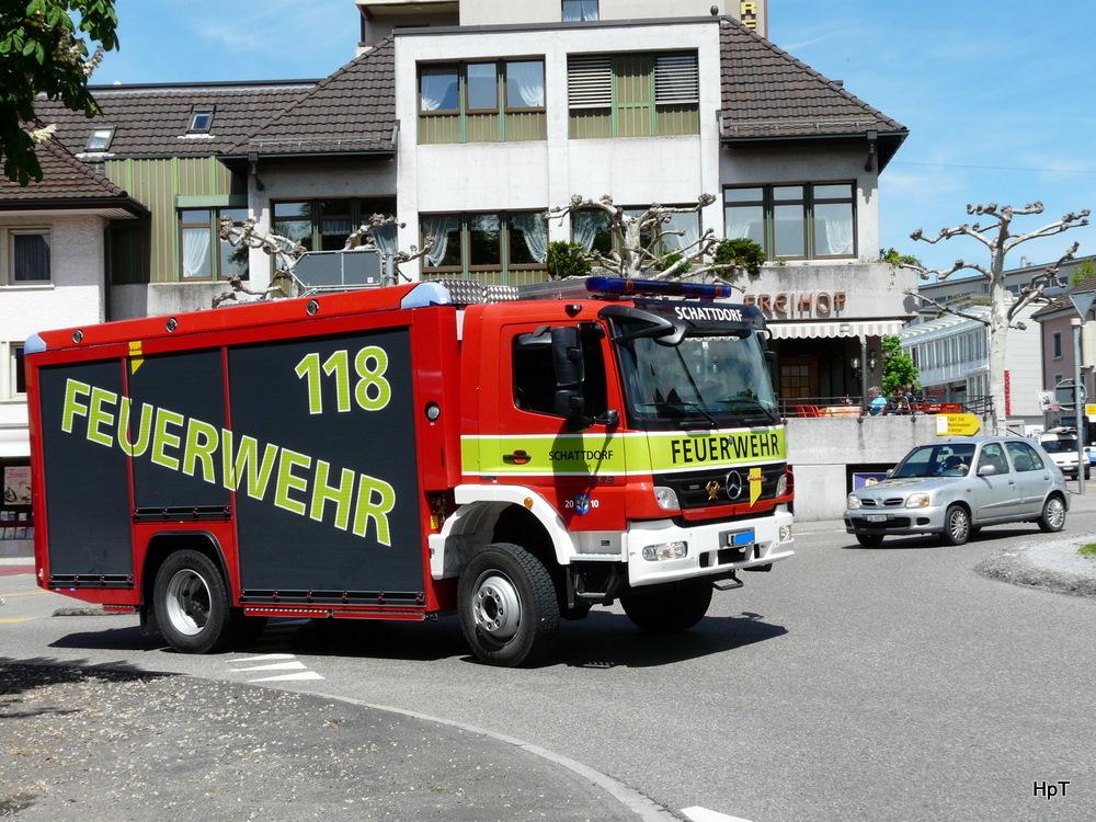 Mercedes 1429 der Feuerwehr Schattdorf unterwegs in der Stadt Wil am 11.05.2010