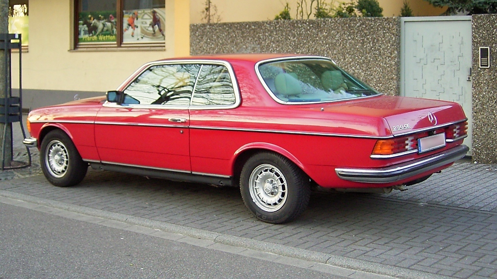 Mercedes 230 CE (W123 Coupe) in Kehl (22.3.11)