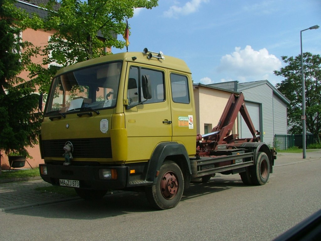 Mercedes Abroller; 280510